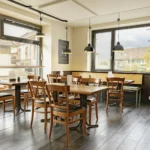 Heller Gastraum der Bäckerei sempre insieme